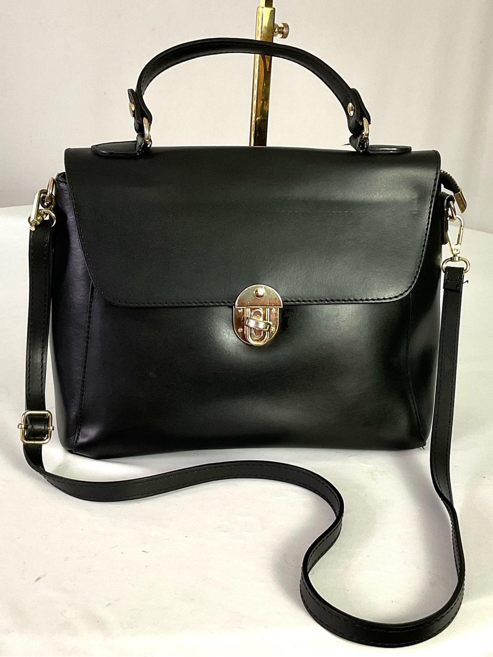 Luana Ferracuti-black, polished leather, structured satchel/Crossbody bag